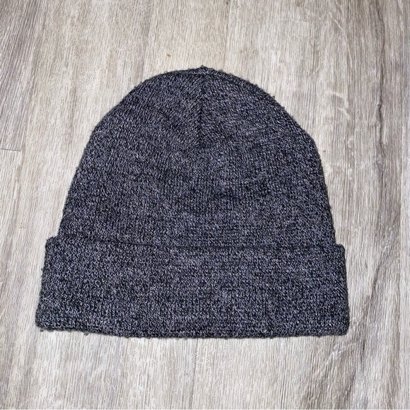 Bundle of two beanies in Gray and Cream - Picture 2 of 8